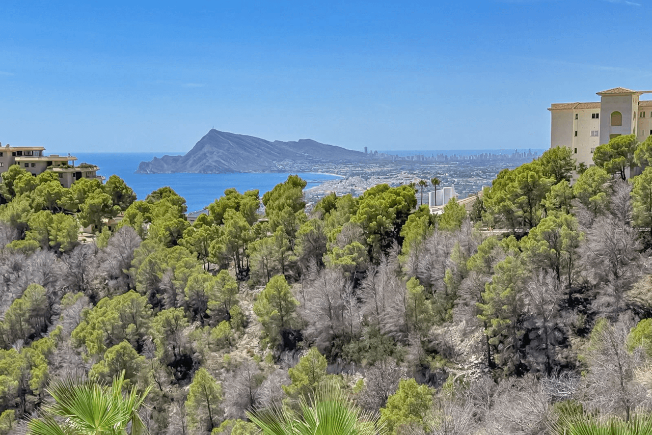 Stunning Modern Villa with Infinity Pool & Panoramic Sea Views in Altea Hills