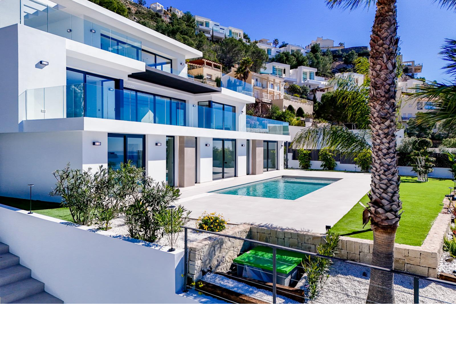 Villa premium de obra nueva en Altea con vistas panorámicas y diseño contemporáneo