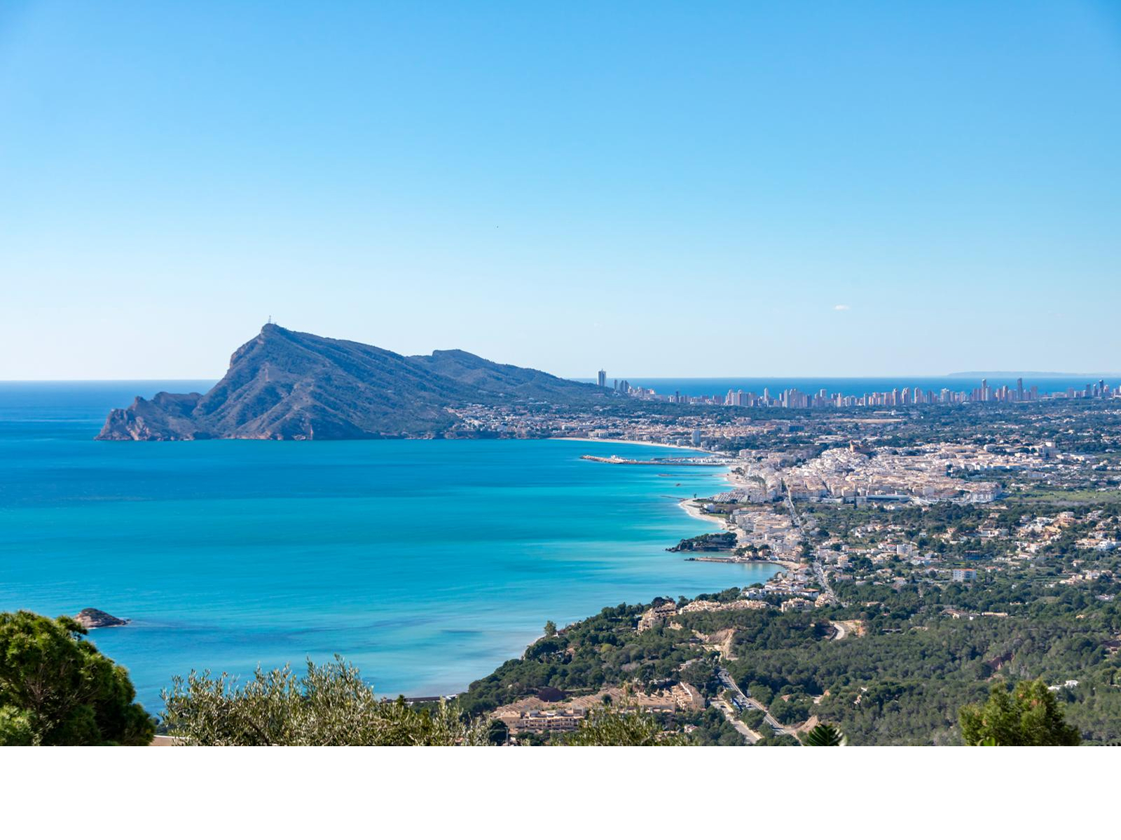 Villa premium de obra nueva en Altea con vistas panorámicas y diseño contemporáneo