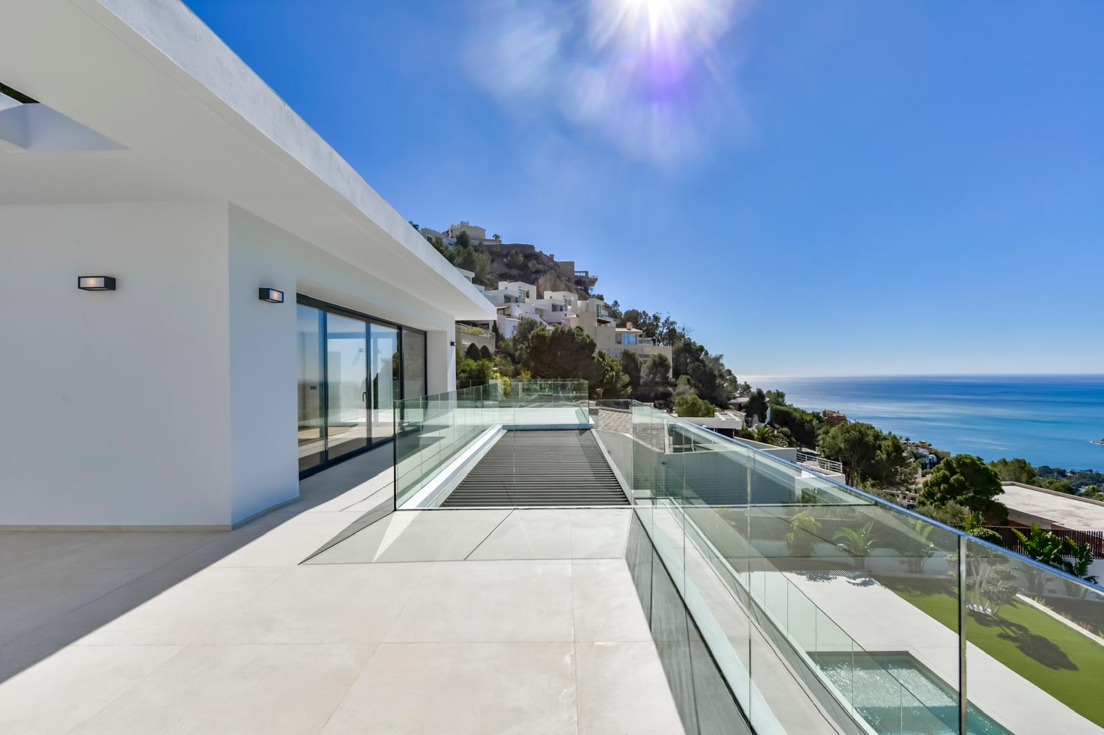 Villa premium de obra nueva en Altea con vistas panorámicas y diseño contemporáneo
